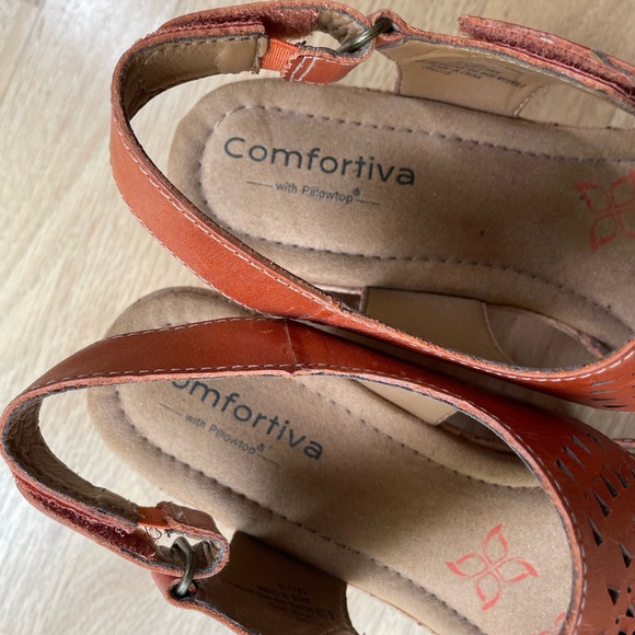 Comfortiva Leather Cork Wedge Sandals Size 8.5 in Excellent Condition - Picture 8 of 13